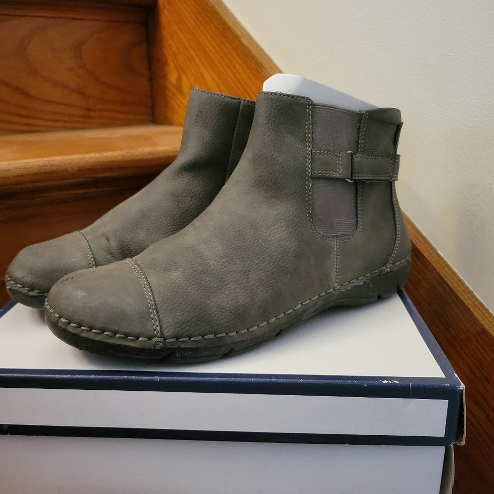 Croft & Barrow Lightweight, Flexible Ankle Boots Gray Size 9.5